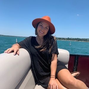 Meet your Posher, Charity